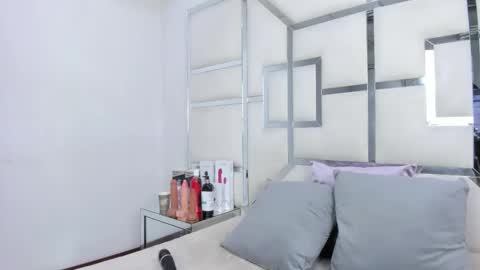 ZoeSwam online show from March 19, 11:36 am