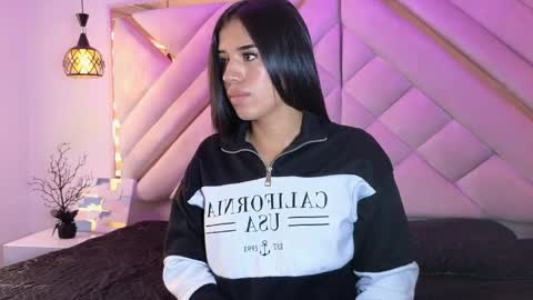 Zoe online show from April 24, 1:24 pm