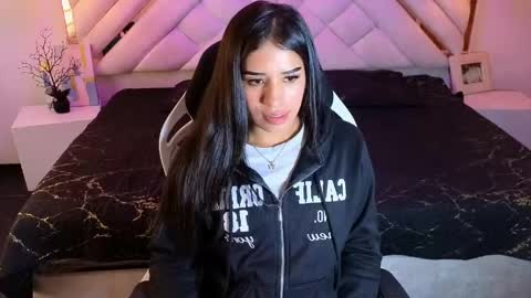 Zoe online show from April 28, 12:43 pm