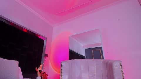 zoevidal_ online show from January 12, 11:50 am