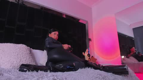 zoevidal_ online show from January 13, 2:53 pm