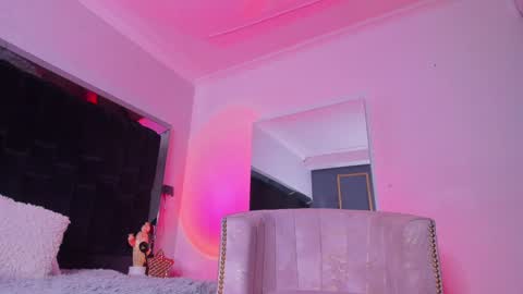 zoevidal_ online show from January 14, 11:42 am