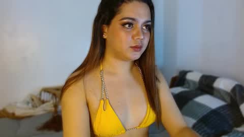 Snapshot of zoey_cummer chatting on February 16, 4:09 am zoeylicious online show from February 16, 4:09 am