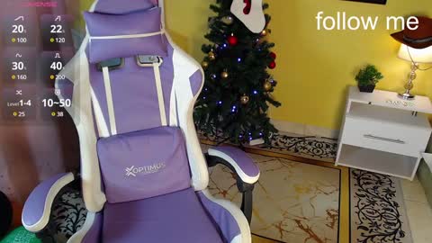 Snapshot of zoey_fox_ chatting on December 19, 3:18 am zoey fox online show from December 19, 3:18 am