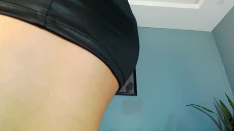 Snapshot of zoey_fox_ chatting on October 12, 8:30 pm zoey fox online show from October 12, 8:30 pm