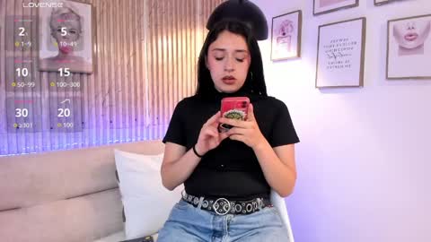 Snapshot of zoey_monroe_ chatting on April 10, 11:59 am Zoey online show from April 10, 11:59 am