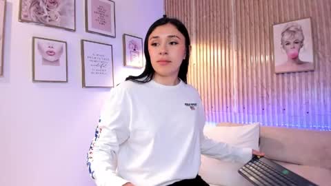 Snapshot of zoey_monroe_ chatting on April 11, 12:09 pm Zoey online show from April 11, 12:09 pm
