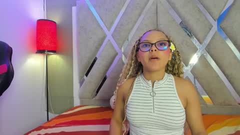 Zoey online show from February 6, 3:48 pm