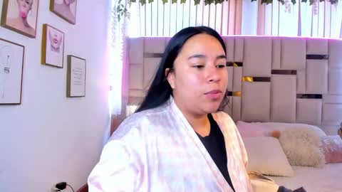 Snapshot of zoey_thommpson chatting on March 3, 8:26 pm zoey thommpson online show from March 3, 8:26 pm