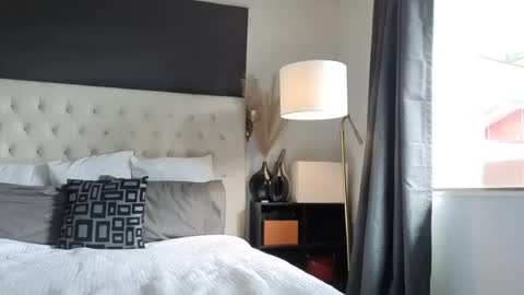 zoeyjohnson24 online show from June 14, 12:19 am