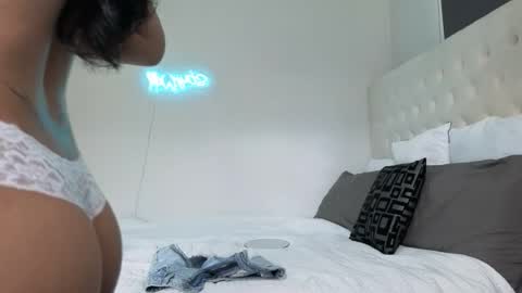 zoeyjohnson24 online show from July 30, 2:32 am