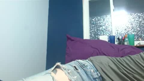 Snapshot of zoeyportland chatting on March 28, 9:42 am Zoey Portland online show from March 28, 9:42 am