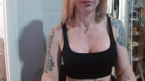 Snapshot of zoeyportland chatting on March 29, 2:11 am Zoey Portland online show from March 29, 2:11 am