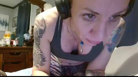 Zoey Portland online show from July 18, 11:25 am