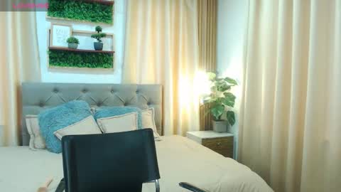 Snapshot of zohet_kriss chatting on October 17, 3:03 pm CALL ME Z O H E T online show from October 17, 3:03 pm