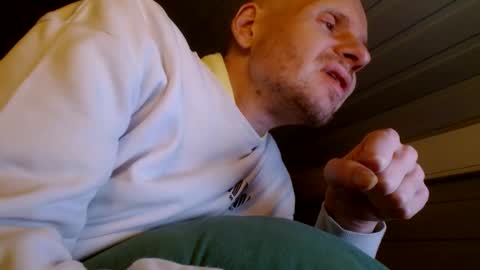 Snapshot of zolexthomas chatting on December 4, 5:44 pm zolexthomas online show from December 4, 5:44 pm