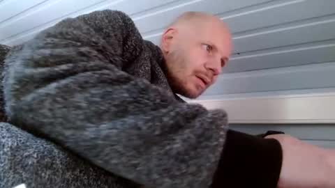 Snapshot of zolexthomas chatting on December 14, 12:12 pm zolexthomas online show from December 14, 12:12 pm