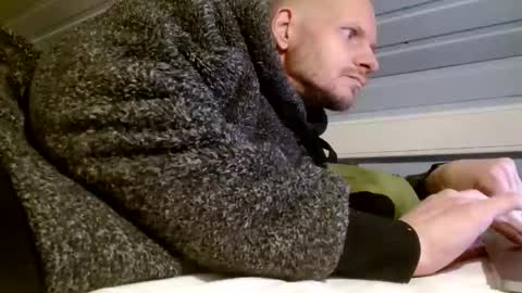 Snapshot of zolexthomas chatting on December 14, 6:20 pm zolexthomas online show from December 14, 6:20 pm