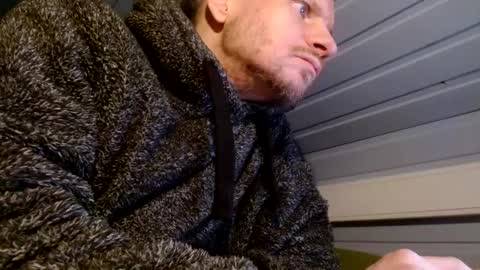 Snapshot of zolexthomas chatting on December 16, 3:43 pm zolexthomas online show from December 16, 3:43 pm