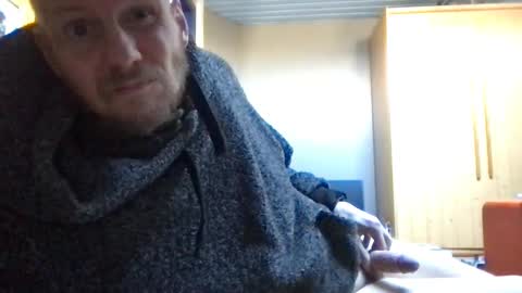 Snapshot of zolexthomas chatting on November 2, 2:08 pm zolexthomas online show from November 2, 2:08 pm