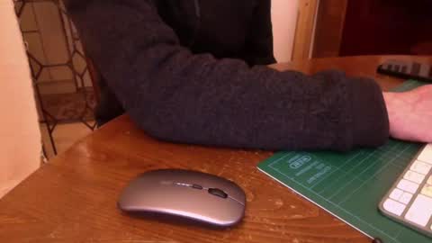 Snapshot of zomaslive chatting on March 19, 6:39 am Zomas online show from March 19, 6:39 am