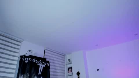 Snapshot of zombieeporcelainex chatting on April 15, 5:25 am SOPHIE online show from April 15, 5:25 am