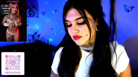 Snapshot of zooee_01 chatting on April 2, 6:22 am Zoee online show from April 2, 6:22 am