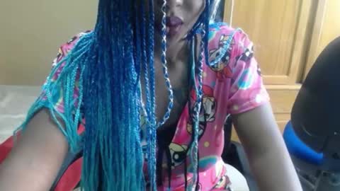 Zooe online show from February 3, 1:30 pm
