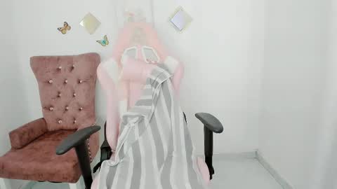 Alicie online show from November 18, 4:22 pm