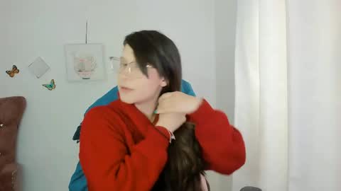 Snapshot of zooeybelair chatting on April 22, 2:40 pm Alicie online show from April 22, 2:40 pm
