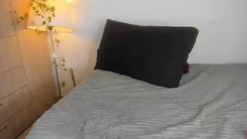 zooe online show from October 1, 12:33 pm