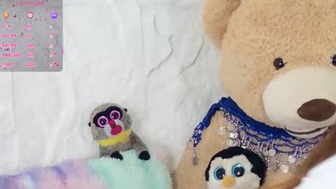 Snapshot of zorravioleta chatting on October 2, 12:23 pm Violeta online show from October 2, 12:23 pm