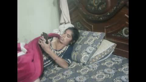 zoyakhan803 online show from November 1, 9:28 pm