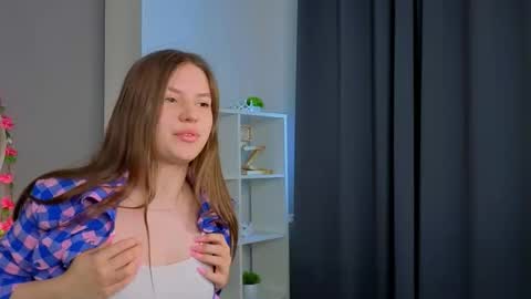 Snapshot of zulatomory chatting on February 16, 7:15 am Floria online show from February 16, 7:15 am