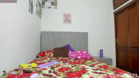 Snapshot of zule__williams chatting on April 23, 10:14 am zule online show from April 23, 10:14 am