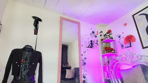 Snapshot of zully_green chatting on March 27, 8:37 am zully_green online show from March 27, 8:37 am