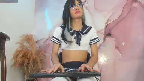 Zuri Lux online show from November 23, 9:58 pm