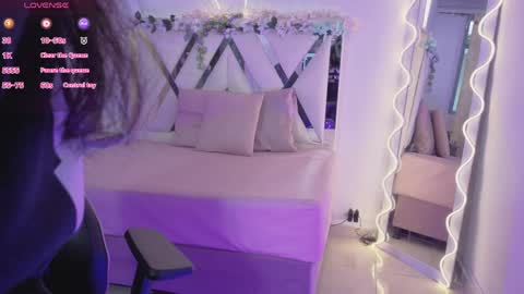 Snapshot of zury_tay chatting on May 11, 11:49 am ZURY online show from May 11, 11:49 am