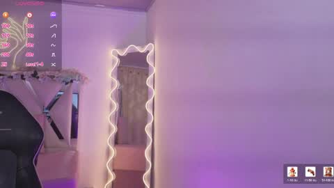 Snapshot of zury_tay chatting on May 14, 11:39 am ZURY online show from May 14, 11:39 am