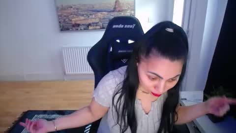 zuzy2000 online show from February 10, 11:36 am