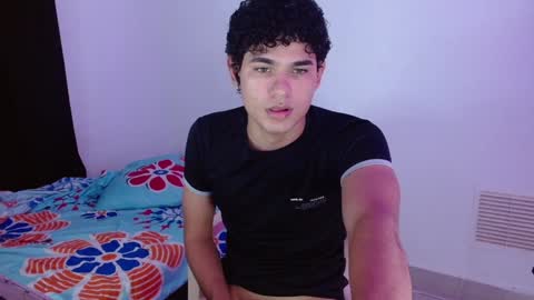 Snapshot of zyrosxk chatting on January 12, 5:45 am antonio felipe online show from January 12, 5:45 am