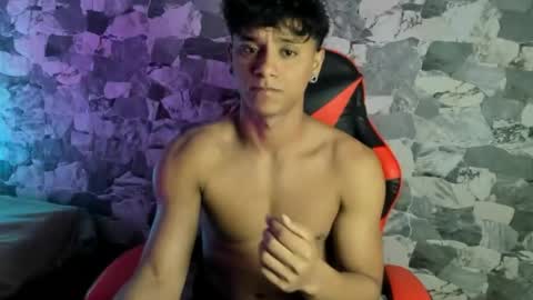 Snapshot of zyzz_1812 chatting on May 5, 4:20 am zyzz_1812 online show from May 5, 4:20 am
