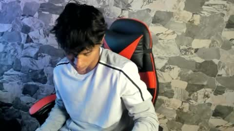 Snapshot of zyzz_1812 chatting on May 12, 5:32 pm zyzz_1812 online show from May 12, 5:32 pm