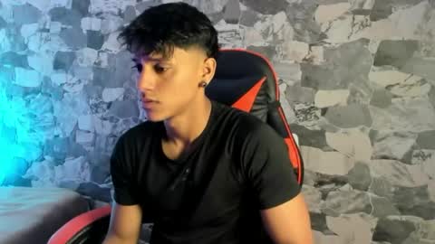 Snapshot of zyzz_1812 chatting on May 19, 2:12 pm zyzz_1812 online show from May 19, 2:12 pm