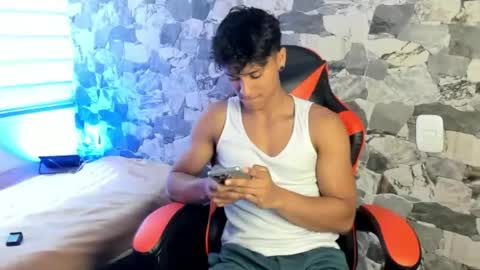 Snapshot of zyzz_1812 chatting on May 30, 6:05 pm zyzz_1812 online show from May 30, 6:05 pm