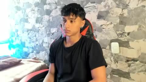 Snapshot of zyzz_1812 chatting on June 2, 7:49 pm zyzz_1812 online show from June 2, 7:49 pm