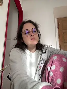 Lunaabbey online show from May 14, 5:58 am