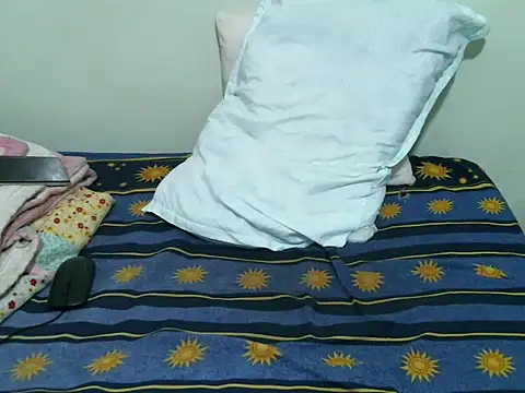 Snapshot of cutte_aleeshaa chatting on October 6, 8:12 am cutte aleeshaa online show from October 6, 8:12 am