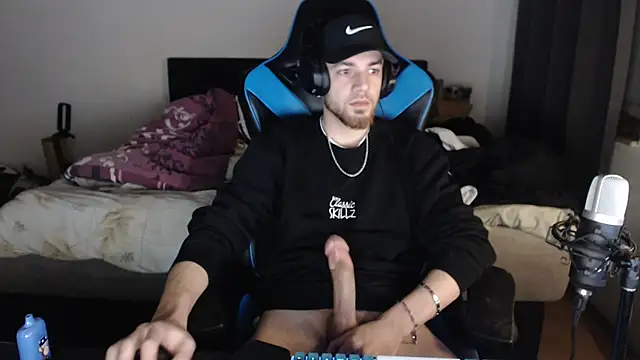 AlbanerYaro45 online show from December 10, 11:08 pm