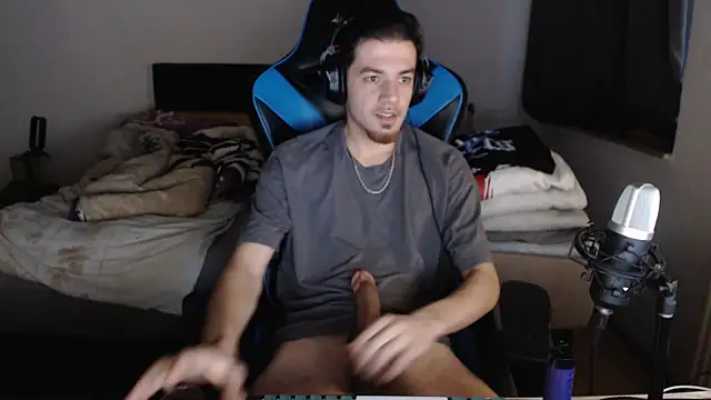 AlbanerYaro45 online show from January 4, 8:39 am